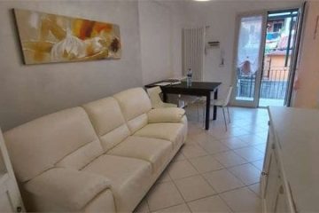 Leca d'Albenga: Trilocale con Giardino e Ingresso Indipendente